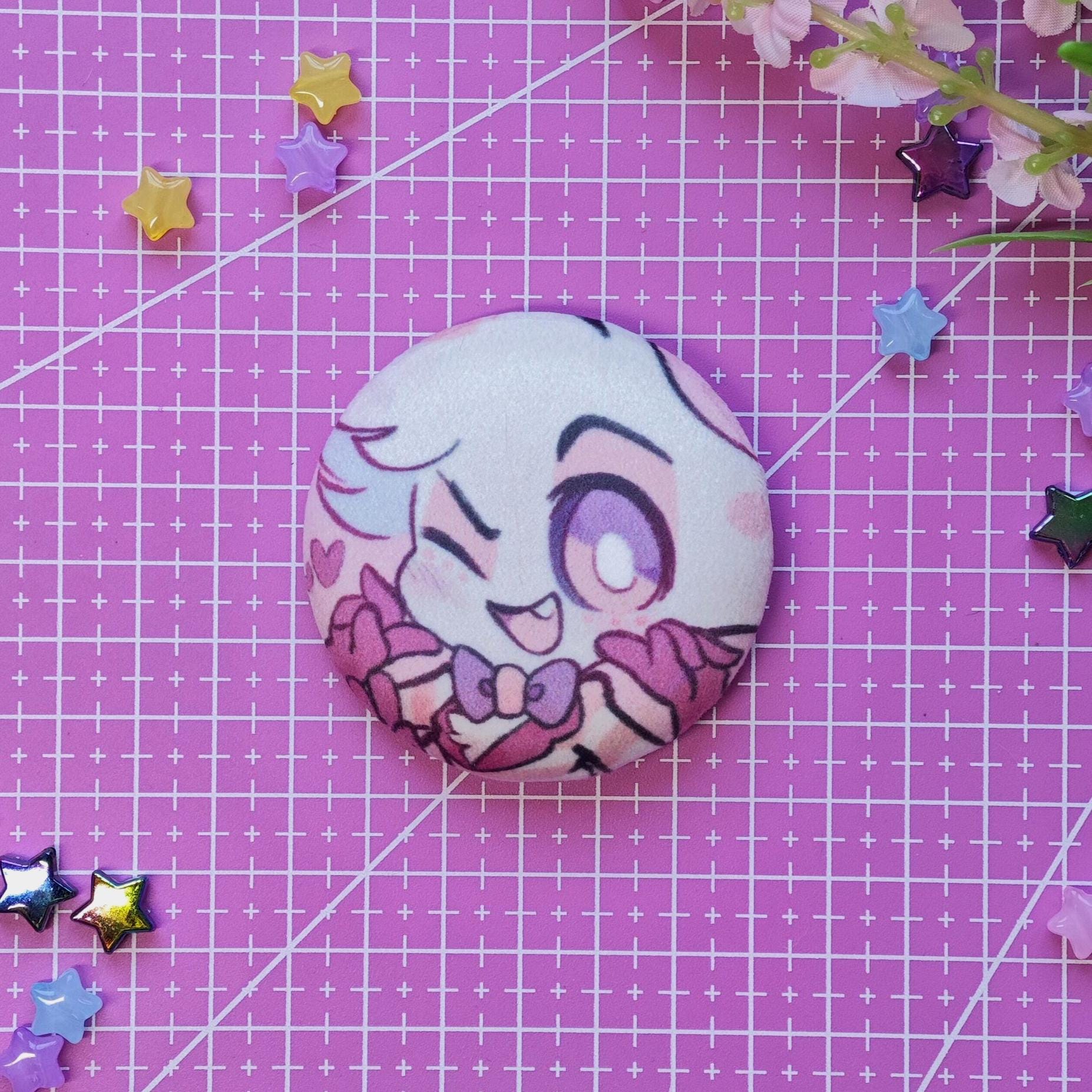 Hazbin Hotel | Plushie Sponch Soft Pin | Fan Made | Fan Art | Cosplay pin | Chibi Style | Radio Apple Demon | Gift for Him or Her - Imagen 5